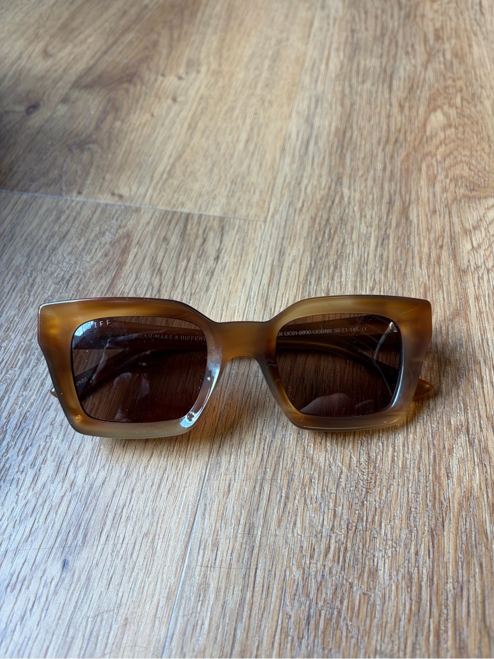 Diff Eyewear Greer Square Cat Eye Sunglasses Brown Translucent Frame 50-23-145 View 5